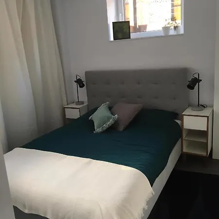 Luksusowy Pod Lasem, -shared Garden, Sauna, Wood Hot Tub Between Two Apartments! Hot Tub Seasonal To October Daire Otwock