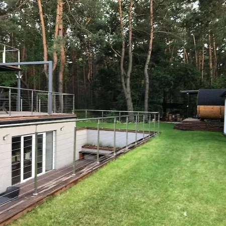 Luksusowy Pod Lasem, -shared Garden, Sauna, Wood Hot Tub! Hot Tub Seasonal! דירה *