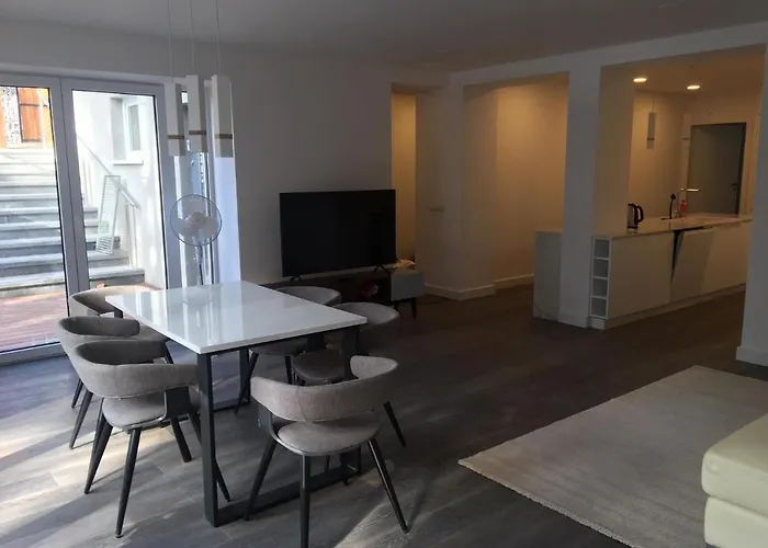 Luksusowy Apartament Pod Lasem, Otwock -Shared Garden, Sauna, Wood Hot Tub! Hot Tub Seasonal May To October Apartment Otwock