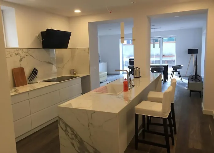 Luksusowy Pod Lasem, -shared Garden, Sauna, Wood Hot Tub! Hot Tub Seasonal! Appartement Otwock