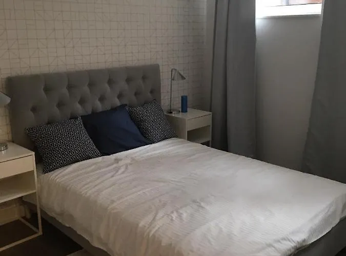 Luksusowy Apartament Pod Lasem, Otwock -Shared Garden, Sauna, Wood Hot Tub! Hot Tub Seasonal May To October Otwock