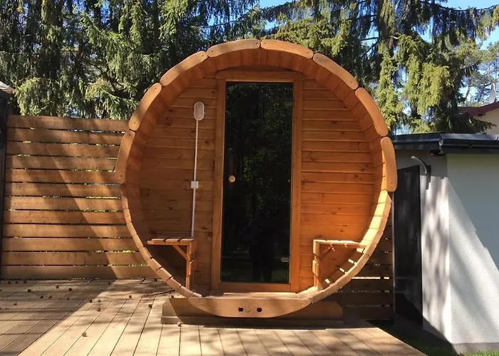 Luksusowy Pod Lasem, -shared Garden, Sauna, Wood Hot Tub! Hot Tub Seasonal! *
