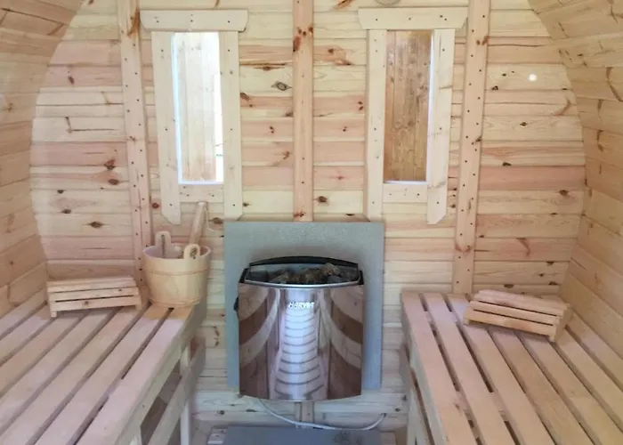 Luksusowy Pod Lasem, -shared Garden, Sauna, Wood Hot Tub! Hot Tub Seasonal! Otwock