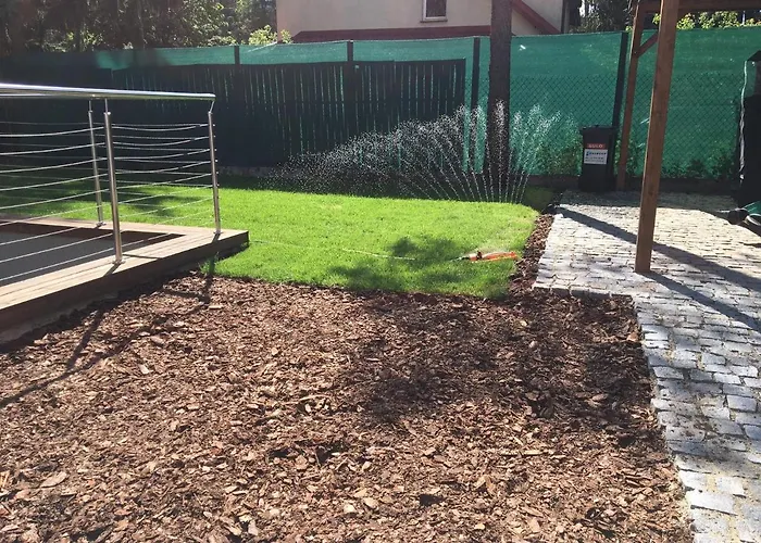 Luksusowy Pod Lasem, -shared Garden, Sauna, Wood Hot Tub! Hot Tub Seasonal! Appartement Otwock